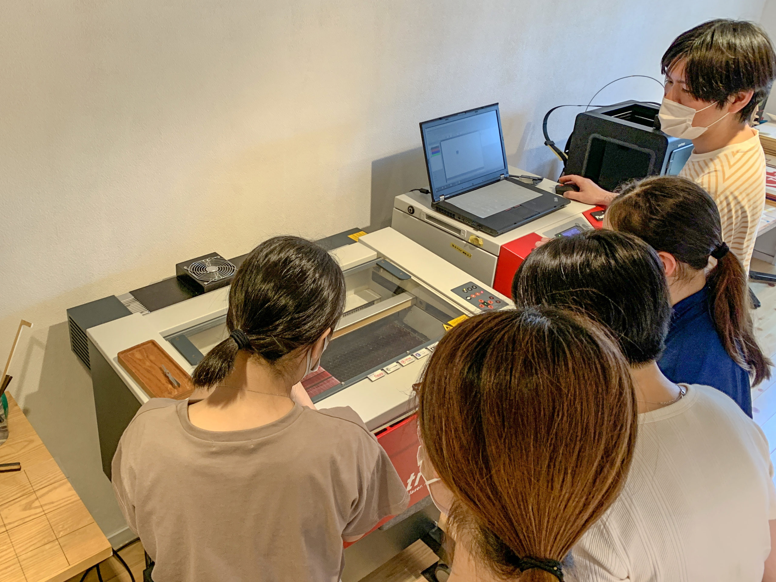 専門学校での授業をしています