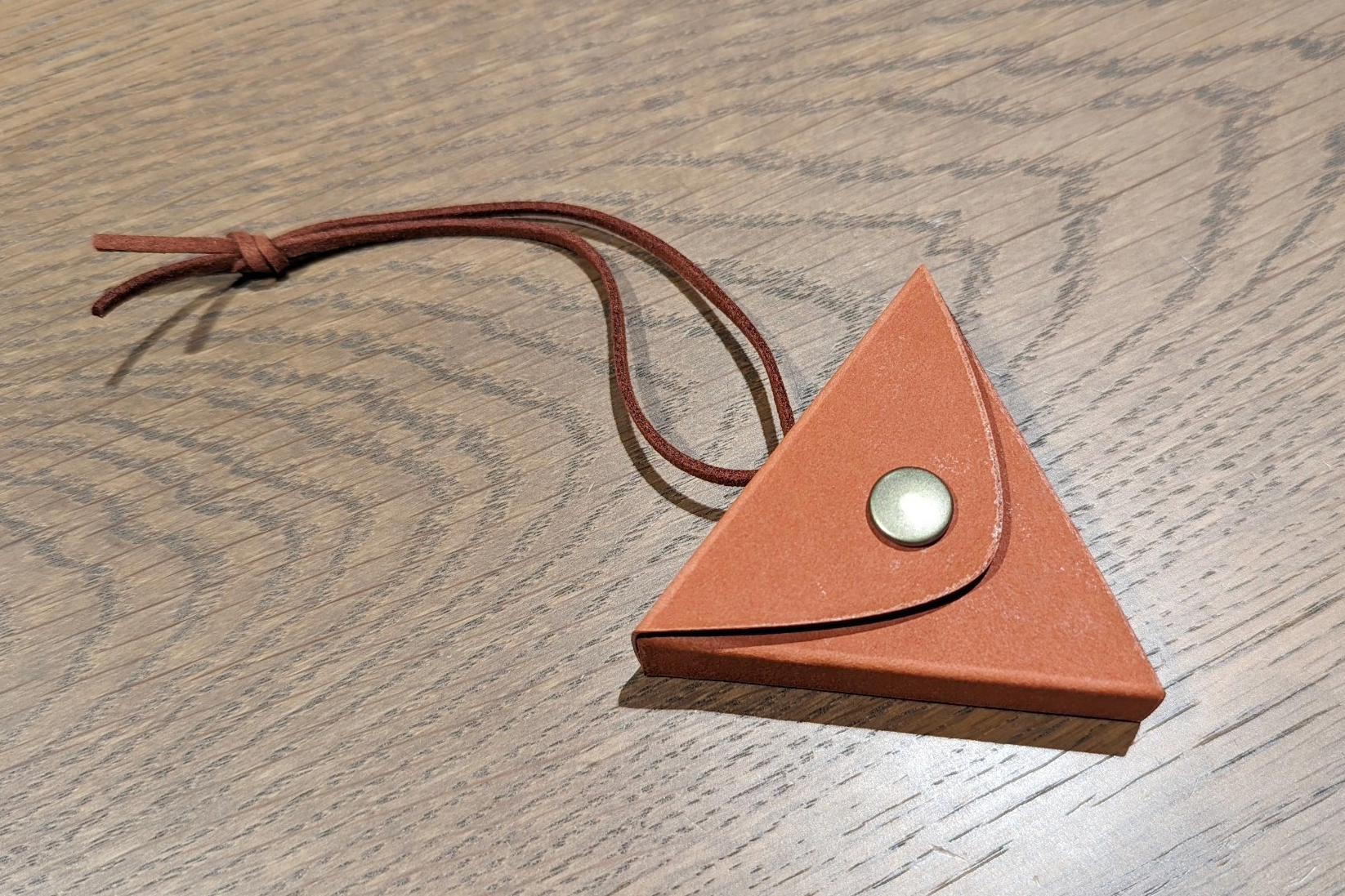 特殊紙をレーザー加工する – バルカナイズドファイバーでコインケース作り –