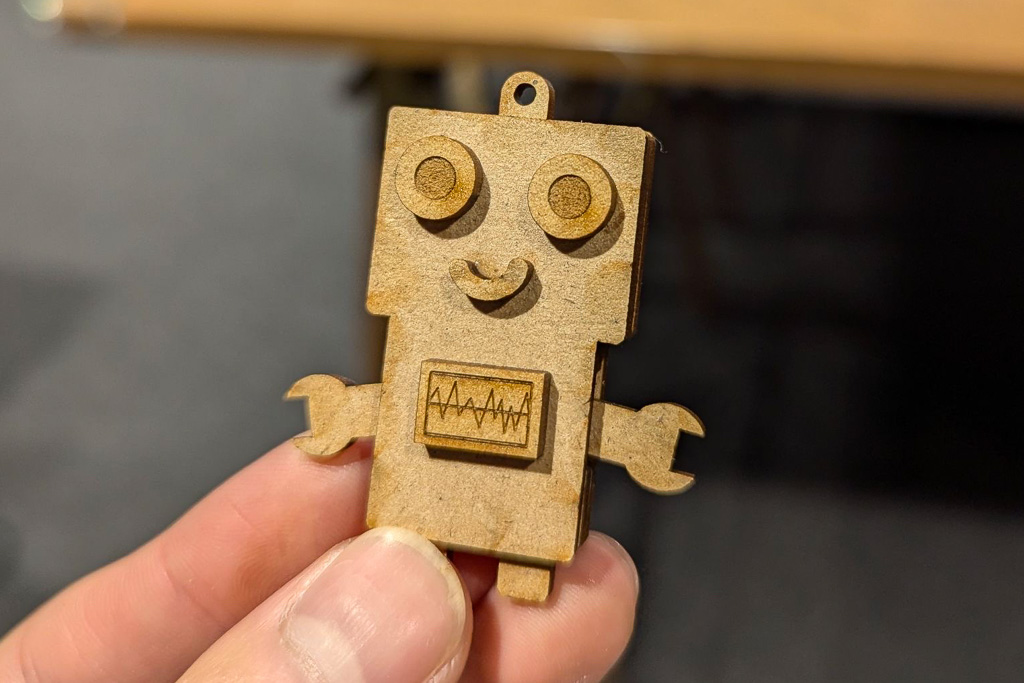 ワークショップを考える| 歯車で動くロボットキーホルダー