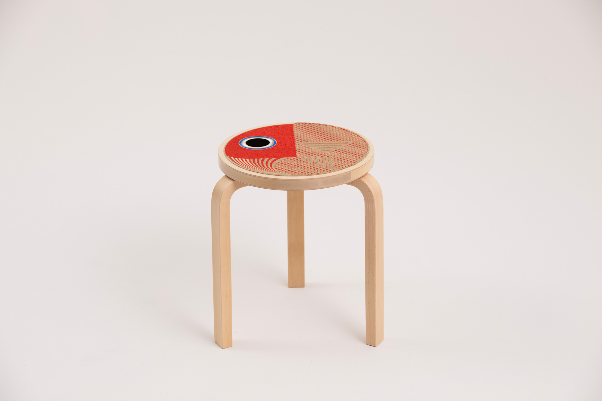 名作スツールのカスタマイズ | デジタルファブリケーション協会